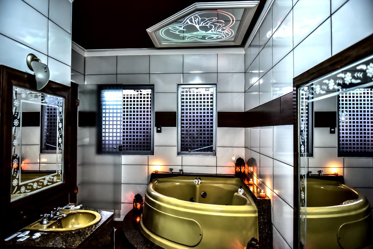 Genus Motel (Adults Only) Убераба Экстерьер фото