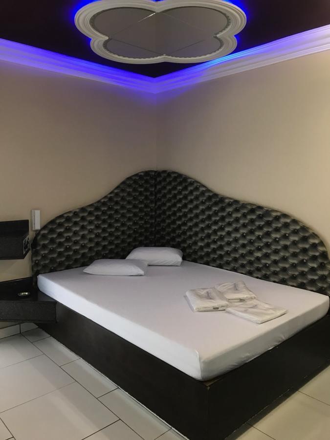 Genus Motel (Adults Only) Убераба Экстерьер фото